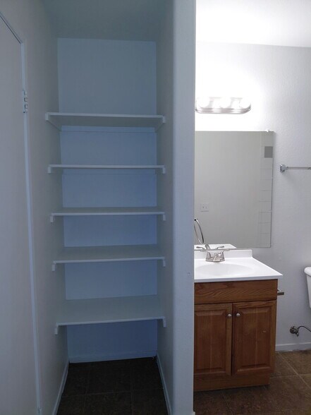 Building Photo - 7885 W Flamingo Rd