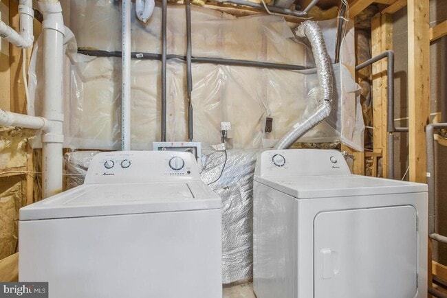 Building Photo - 6327 Joslyn Pl