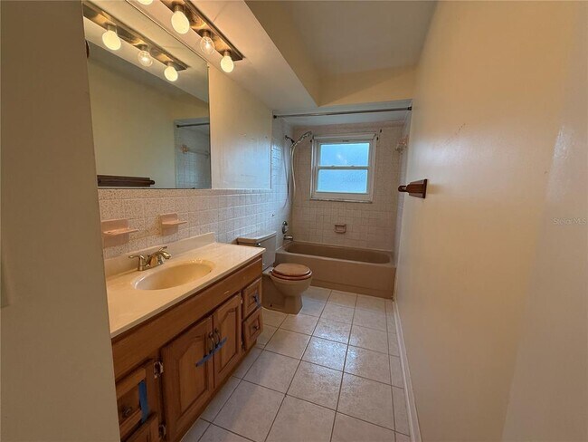 Building Photo - 6202 Brandon Cir