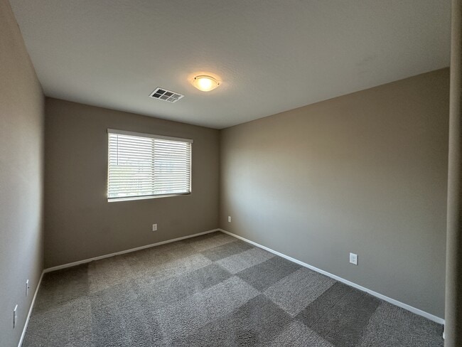 Building Photo - 8728 Giant Causeway Ave