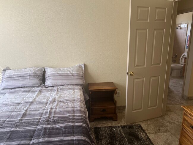 Building Photo - 2902 Quasar Dr