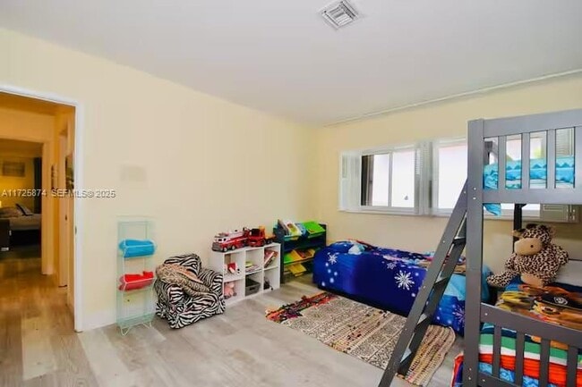 Building Photo - 12 Isla Bahia Dr