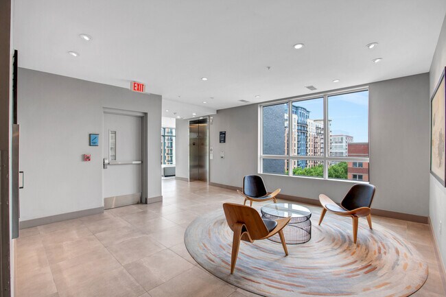 Building Photo - 145 Riverhaven Dr