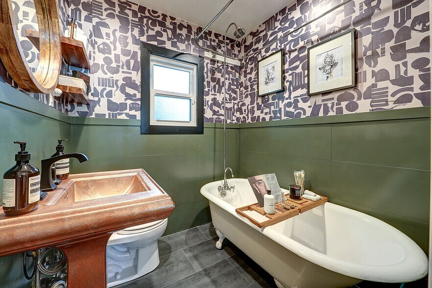 Building Photo - 8326 Ridpath Dr