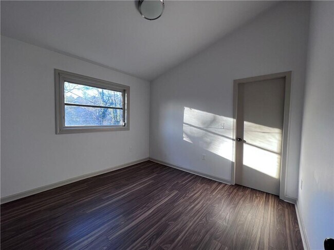 Building Photo - 3119 Piper Dr