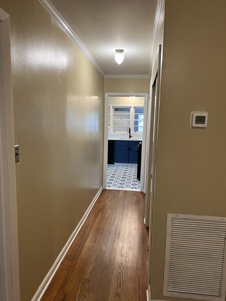 Building Photo - 203 Woodland Dr