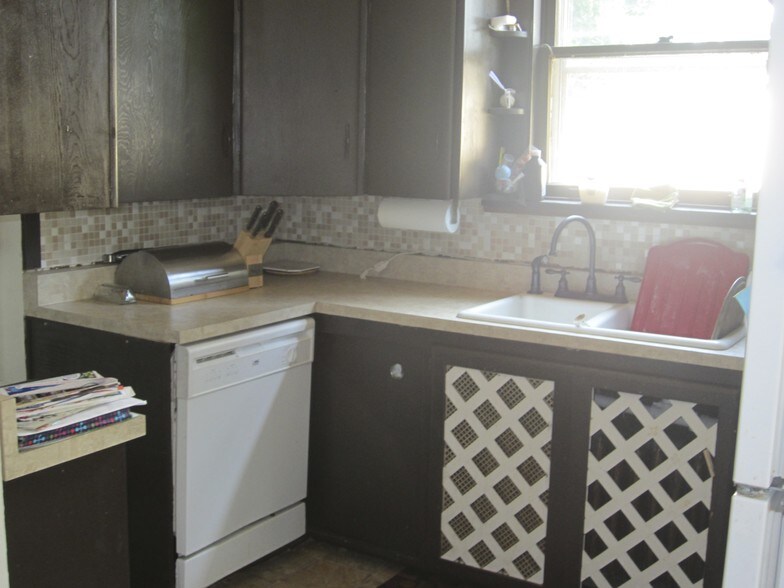 Building Photo - 907 N Rebecca Pl