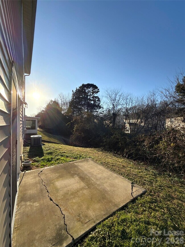 Building Photo - 2807 Forest Grove Ct