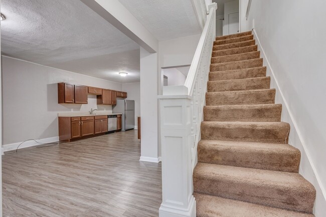 Building Photo - Available August  2026 - Beautiful 2.5 Bedroom, 1 Bath Home in Mt. Washington Area!