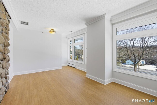 Building Photo - 2750 Whitney Ave