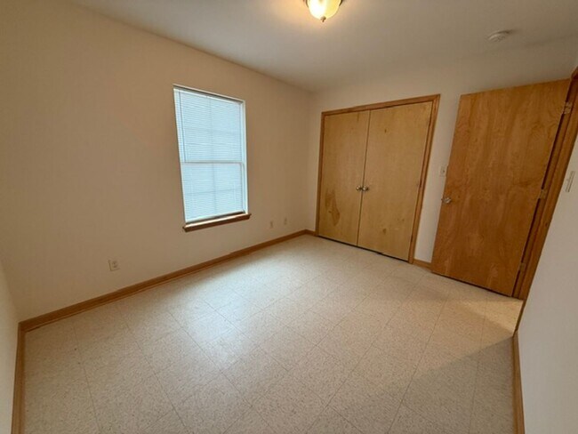 Building Photo - 2520 Crockett St