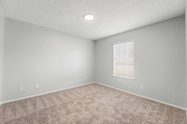 Building Photo - 4380 W Thrasher Dr