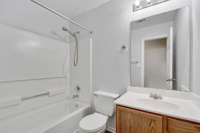 Building Photo - 230 Beech Dr