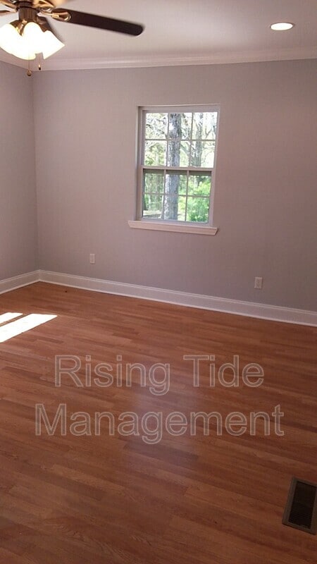 Building Photo - 5129 Highland Ave