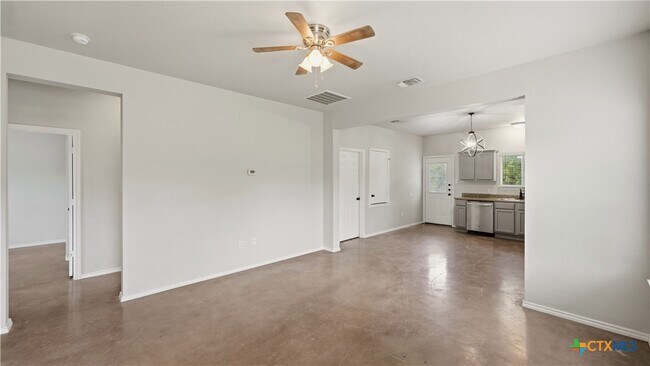 Building Photo - 147 Rosedale Ave