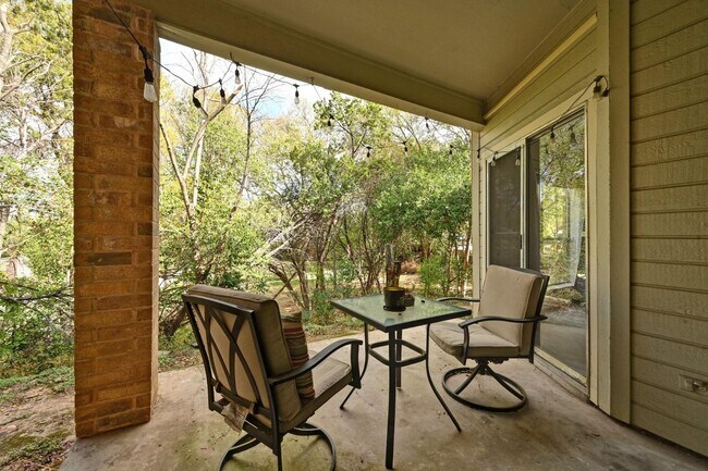 Building Photo - 2450 Wickersham Ln