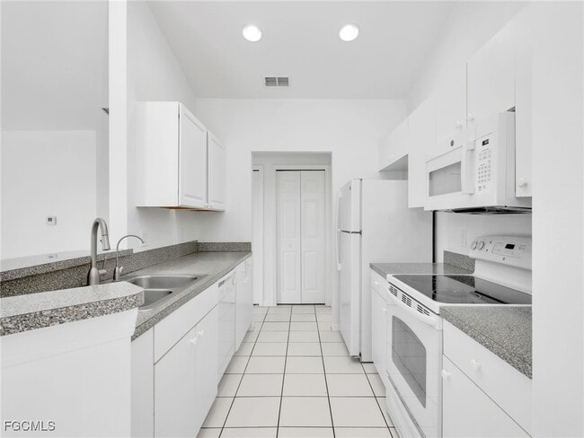 Building Photo - 1543 Hightower Ave S