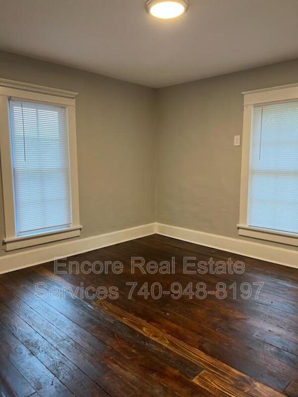 Building Photo - 526 Daniel Ave