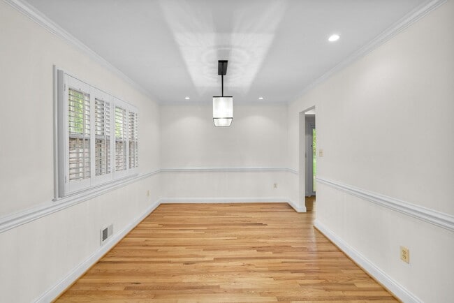 Building Photo - 4 Bed 3 Bath - Silver Spring Single Family...