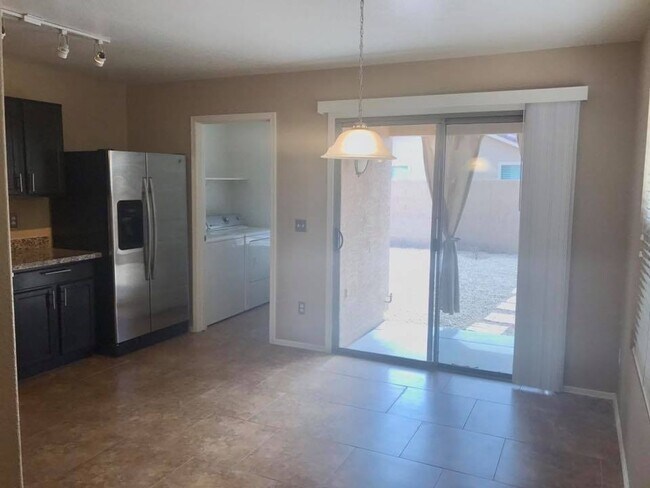 Building Photo - 3-bedroom, 2-bath on oversized lot