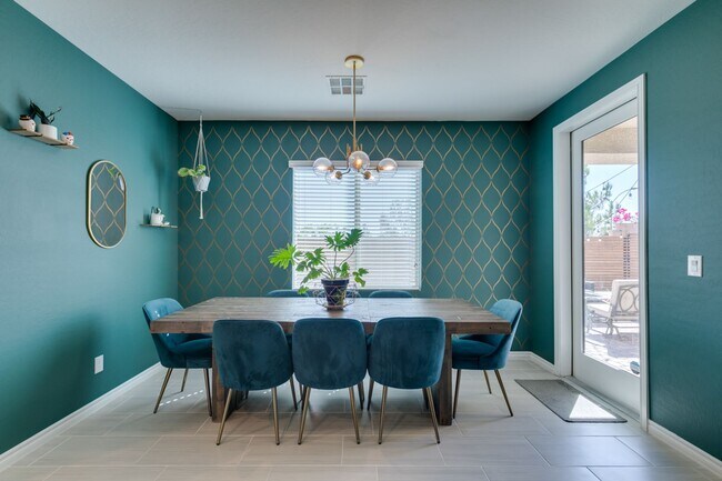 Building Photo - Gated, 4bed + loft with Bedroom and Full bathroom downstairs. Skye Canyon