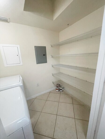 Building Photo - 6556 Emerald Dunes Dr