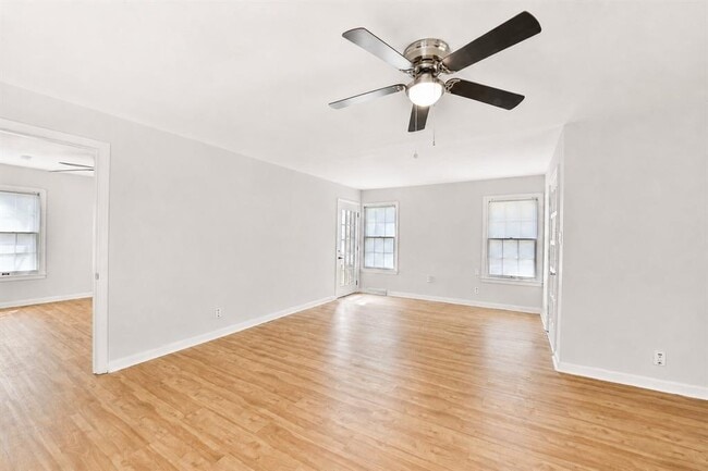 Building Photo - 1008 Milam Pl
