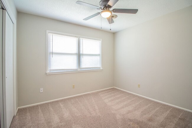Building Photo - Great 3 bedroom 1.5 bathroom house!