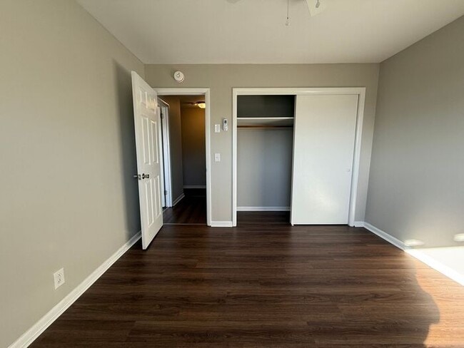 Building Photo - 2 Bedroom Unit was recently renovated. Live walking distance from the downtown square or steps fr...