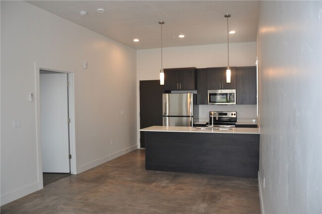 Building Photo - 1 bedroom 1 bath in SLC!