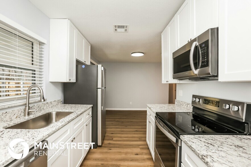 Building Photo - 280 E Church Ave