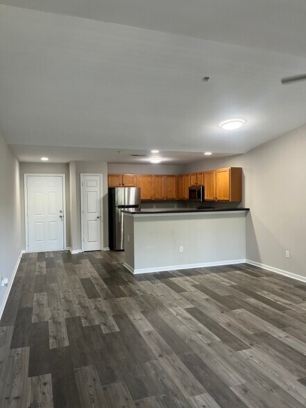 Primary Photo - 3716 Cotswold Ave