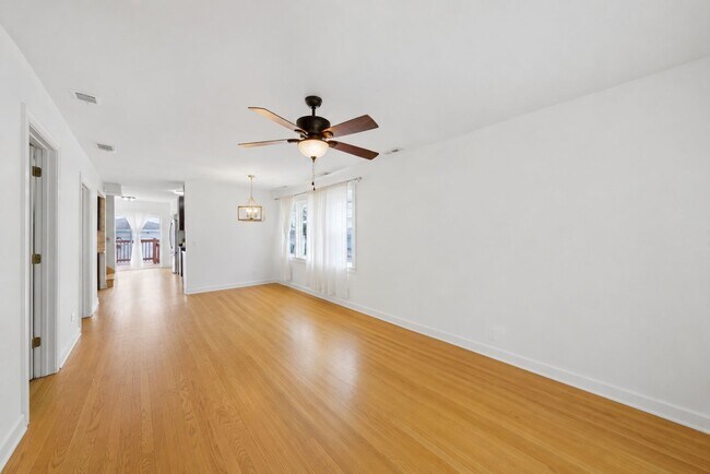 Building Photo - 2231 N 75th Ave
