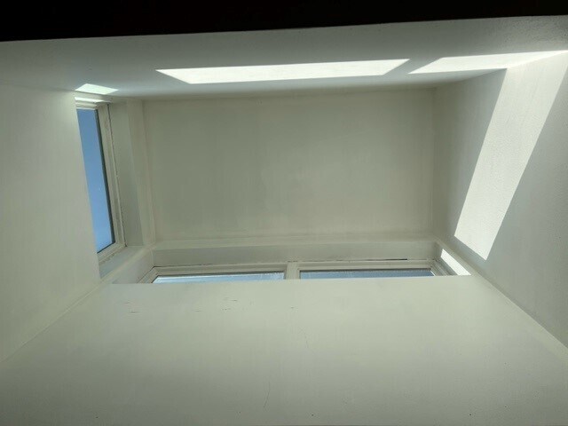 Building Photo - 306 4th St S