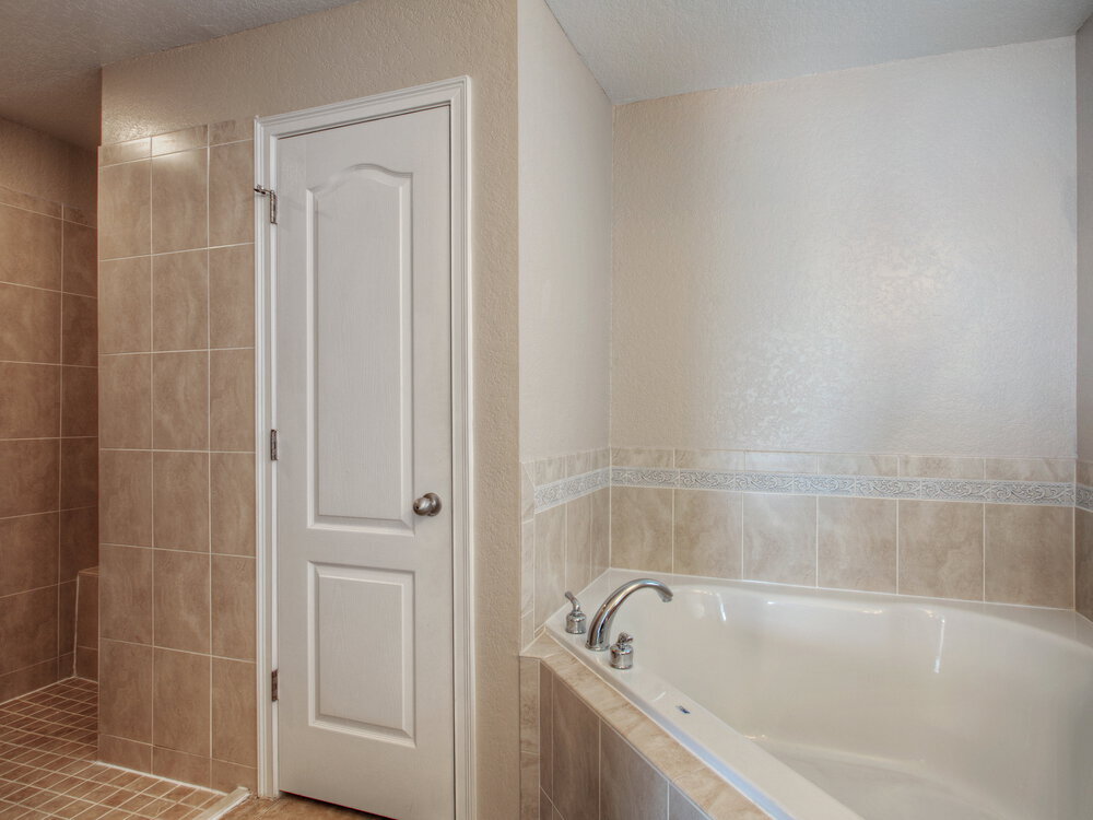 Building Photo - 8364 Greystone Dr