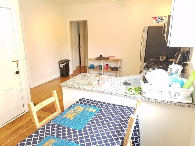 Building Photo - 100 Flint St