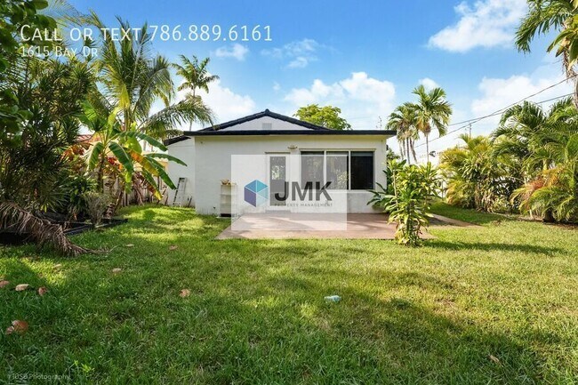 Building Photo - 1615 Bay Dr
