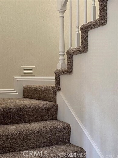 Building Photo - 14 Hillgate Pl