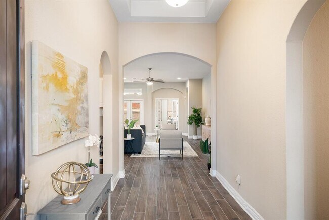 Building Photo - 521 Betony Lp