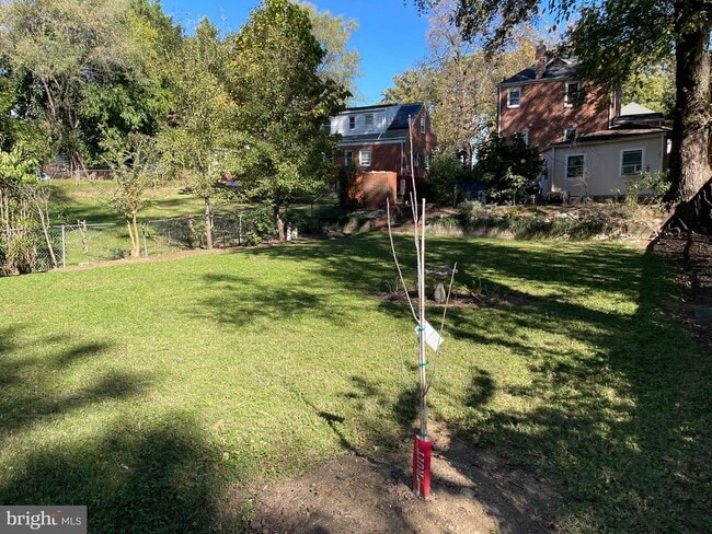 Building Photo - 610 Ritchie Ave