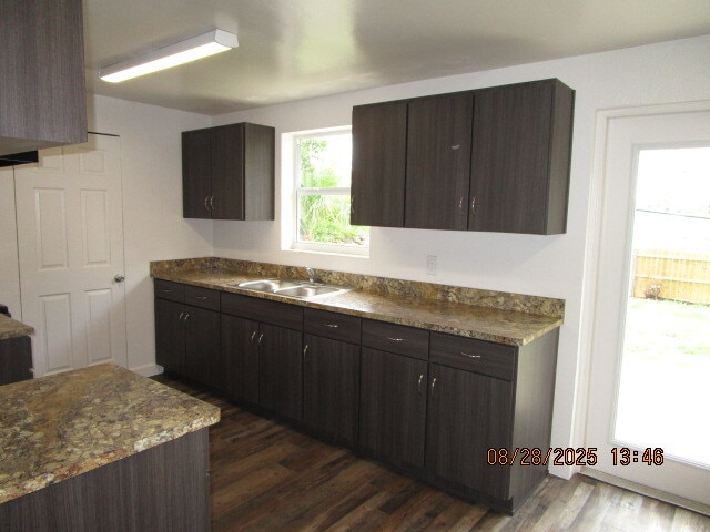 Building Photo - 1006 Continental Dr