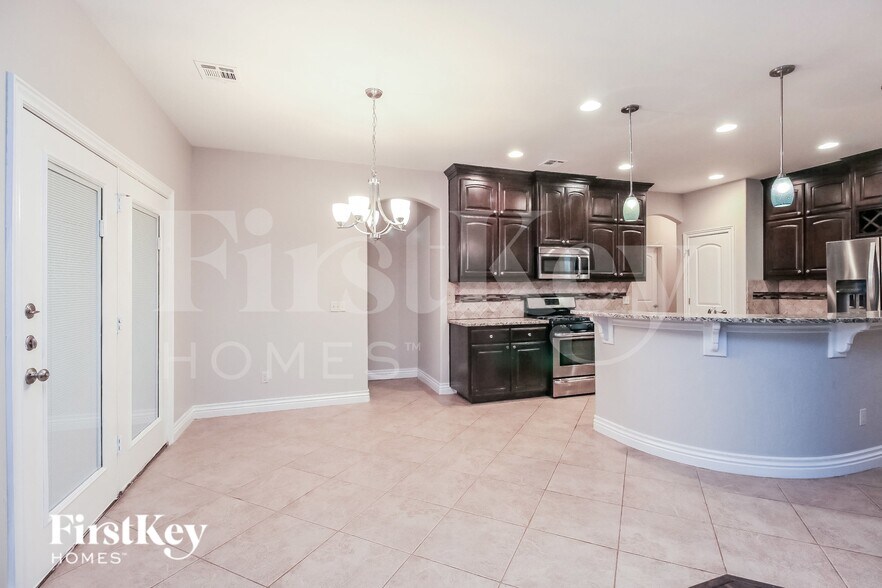 Building Photo - 8428 NW 143rd Terrace