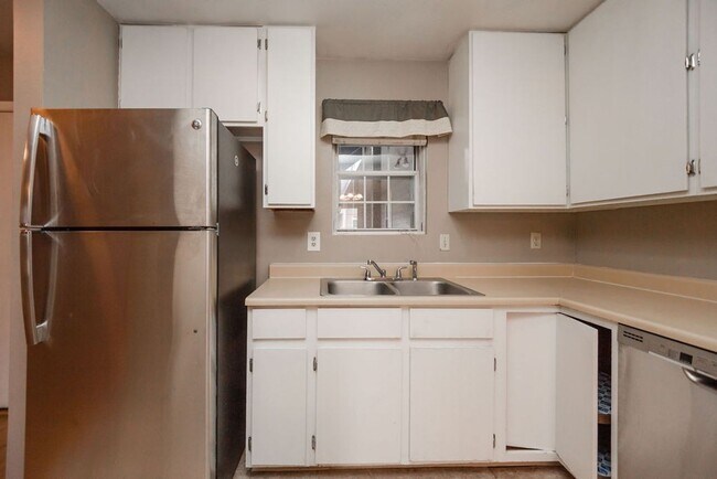 Building Photo - 720 City Park Ave