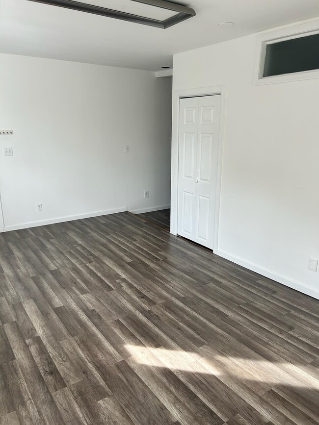 Building Photo - 344 Pavonia Ave