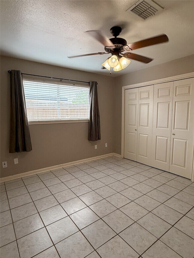 Building Photo - 21430 Park Green Dr