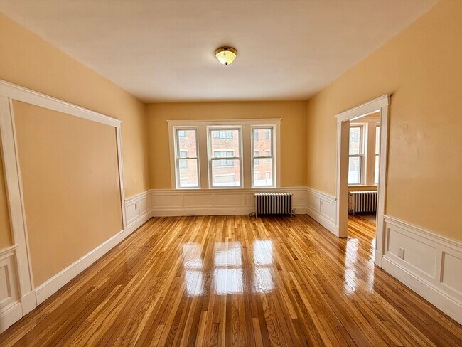 Building Photo - 6 Tennis Rd