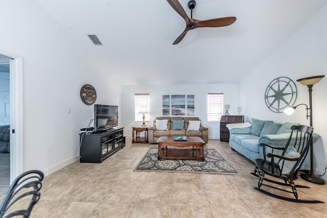Building Photo - 2572 Brazilia Ct