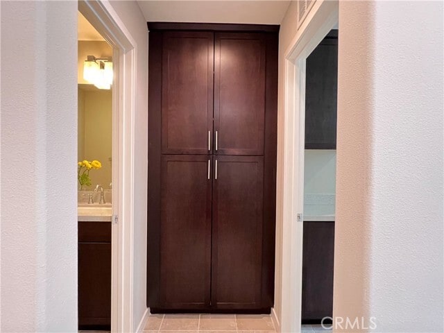 Building Photo - 713 S Azusa Ave