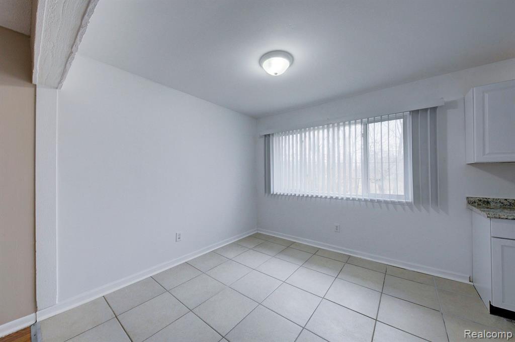 Building Photo - 217 Glenmoor St