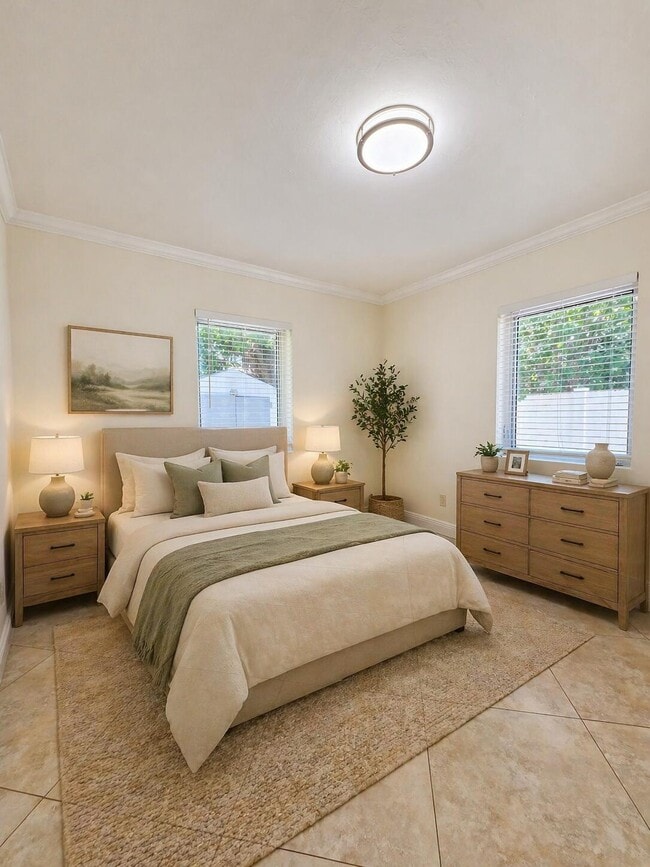 Building Photo - 2016-2018 NE 14th Ct